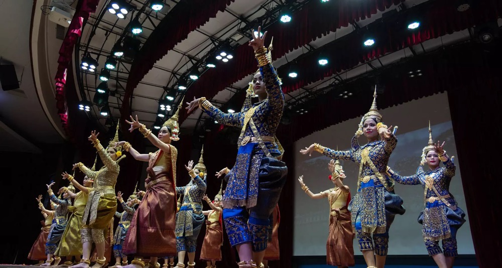 柬埔寨首届国际合唱比赛开幕