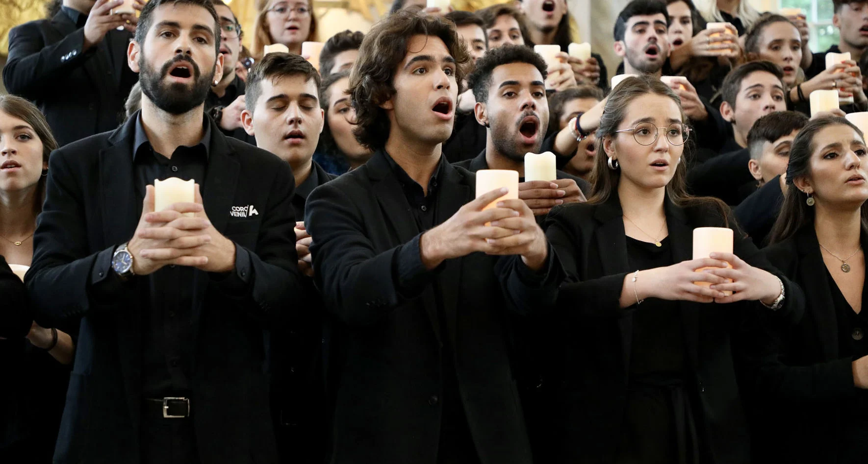 六场震撼人心的《平安夜》合唱演出